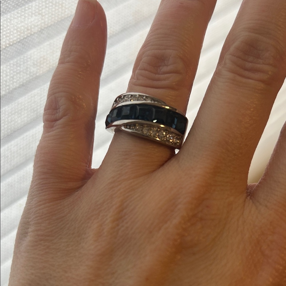 Elegant Silver and Sapphire/Navy Women's Ring size 7
